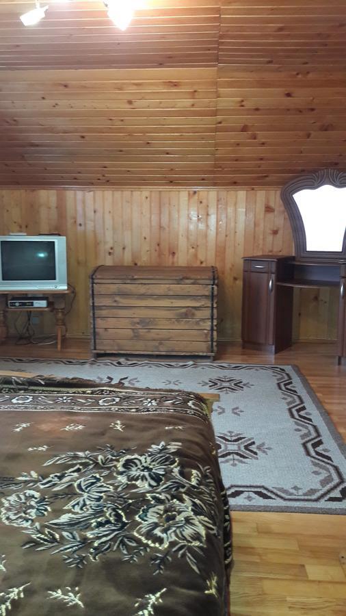 U Romana Jaremtje Exteriör bild