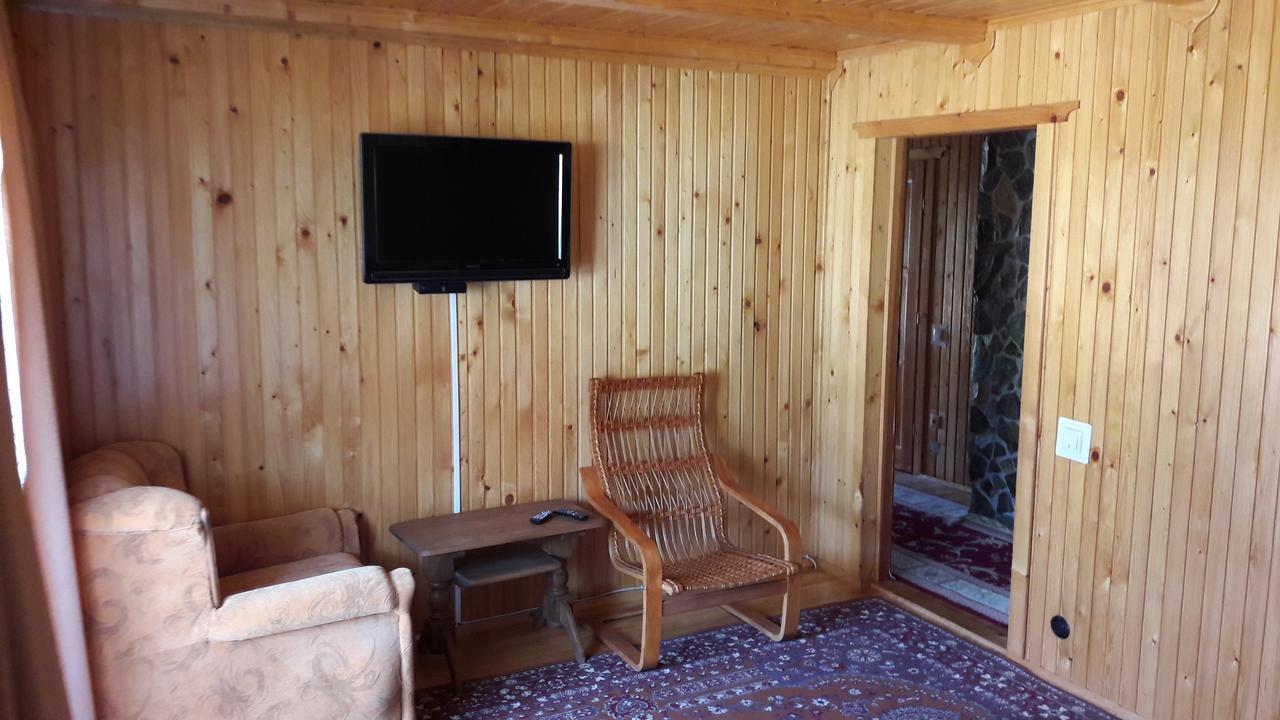 U Romana Jaremtje Exteriör bild